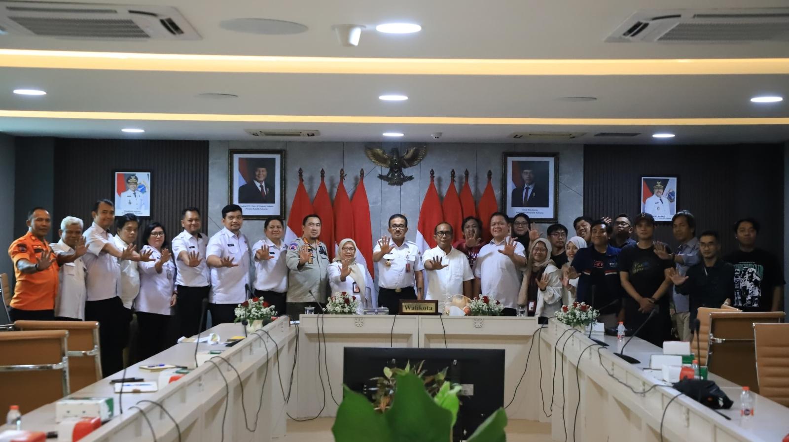 SINERGI-Wali-Kota-Jakarta-Selatan-M-Anwar-bersama-anggota-WJS-dalam-Forum-Berkawan.jpg