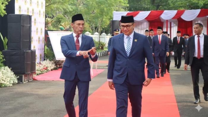 Sastra-Winara-hadiri-upacara-Hari-Pendidikan-Nasional.jpg