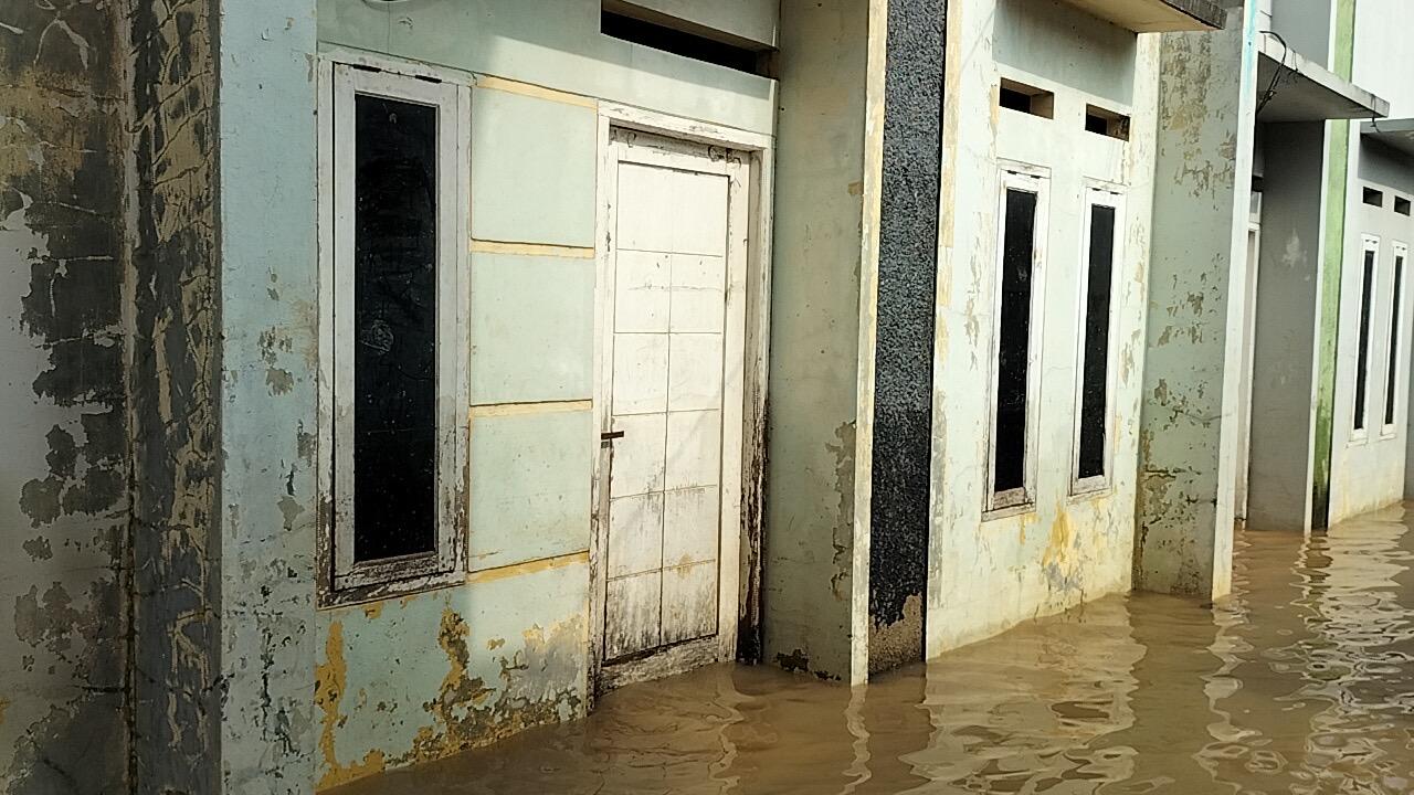 Langganan Banjir, Ratusan Rumah di Perumahan Griya Alif Sawangan Ditinggalkan Penghuni