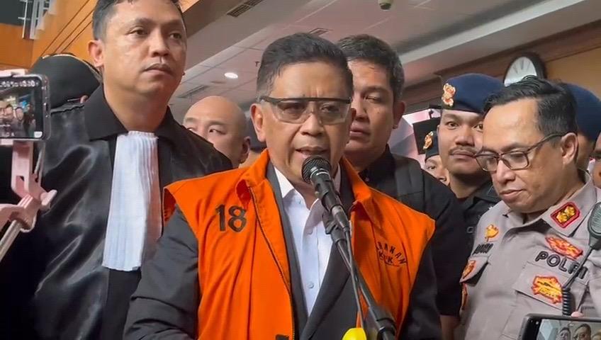 Sekjen-PDIP-Hasto-Kristiyanto-saat-tiba-di-PN-Jakpus-Jumat-2572025.jpg