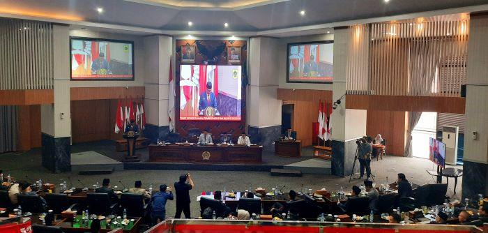 Sidang-Paripurna-Pemberhentian-Ade-Yasin.jpg