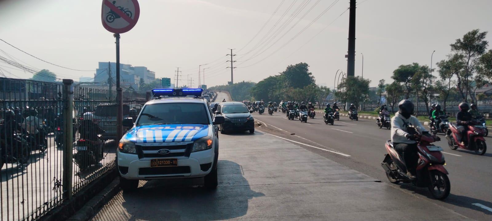 Kesalahpahaman di Tengah Kemacetan, Polantas dan Anggota DPRD DKI Jakarta Saling Memaafkan - Wartakotalive.com