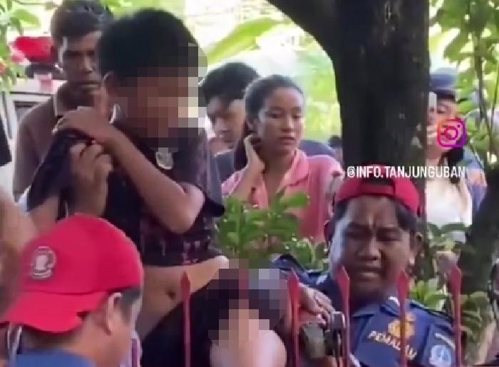 Pagar Runcing Ngilu! Viral Video Paha Seorang Bocah Tertembus Besi Pagar Runcing ...