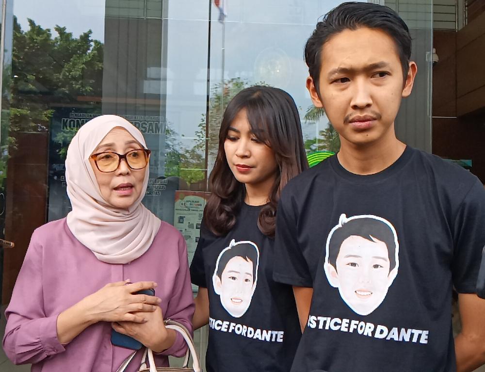 Tulisan Hukuman Mati untuk Pembunuh Anak Tamara Tyasmara Warnai Sidang Yuda Arfandi