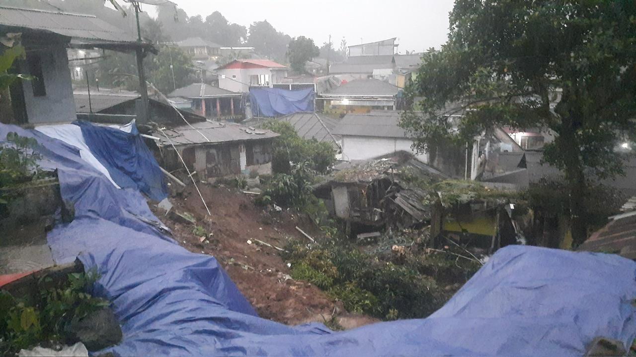 Tanah-longsor-di-Kampung-Rawa-Sedek-Kabupaten-Bogor-Jawa-Barat-Sabtu-572025.jpg