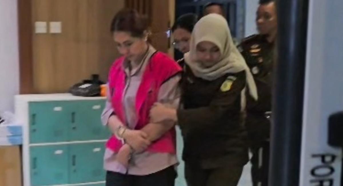 Tersangka-Korupsi-Pengandaan-Mesin-Jahit-di-Jakarta-js.jpg