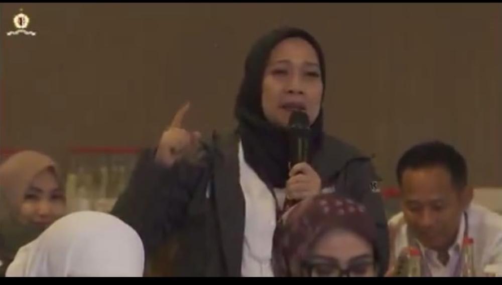Tia-Rahmania-dari-Fraksi-PDI-P-menginterupsi-Wakil-Ketua-KPK-Nurul-Ghufron.jpg