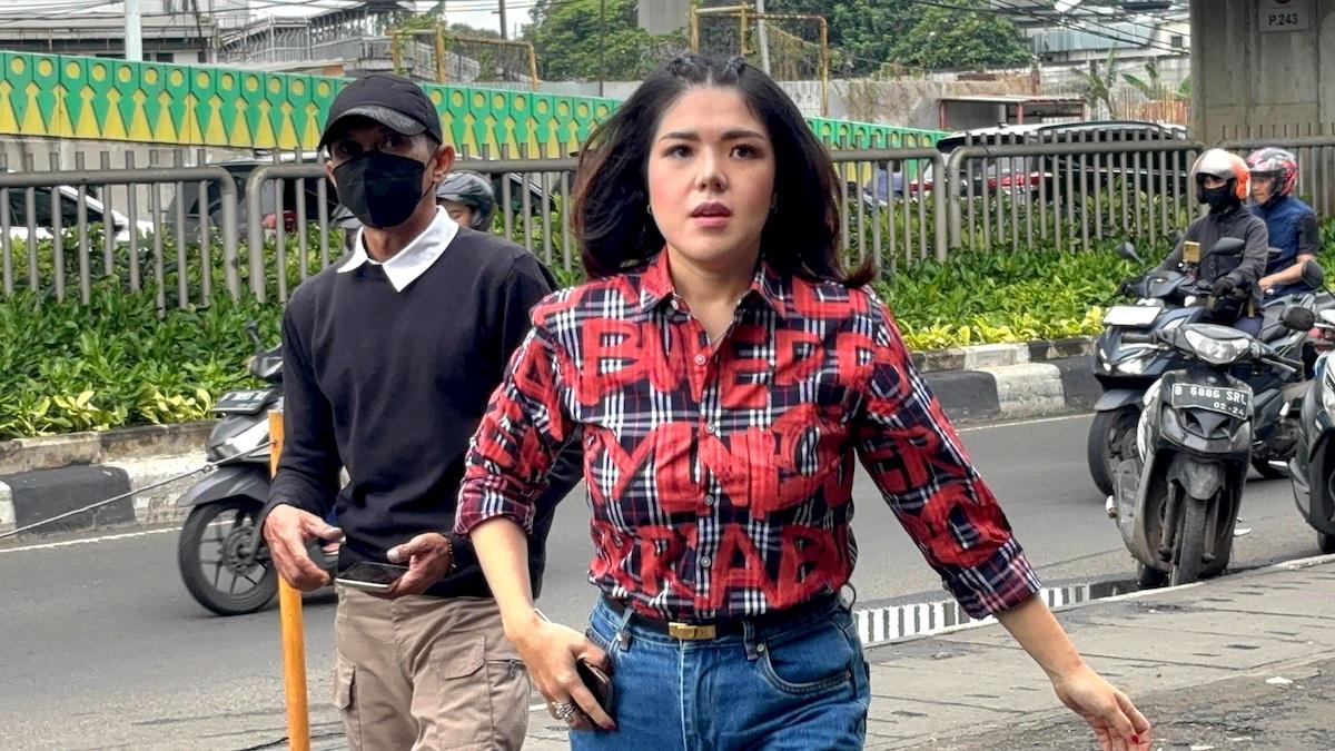 Tina Toon Takut Dihujat Soal Parenting, Rahasiakan Kelahiran Putrinya Sejak Februari 2025