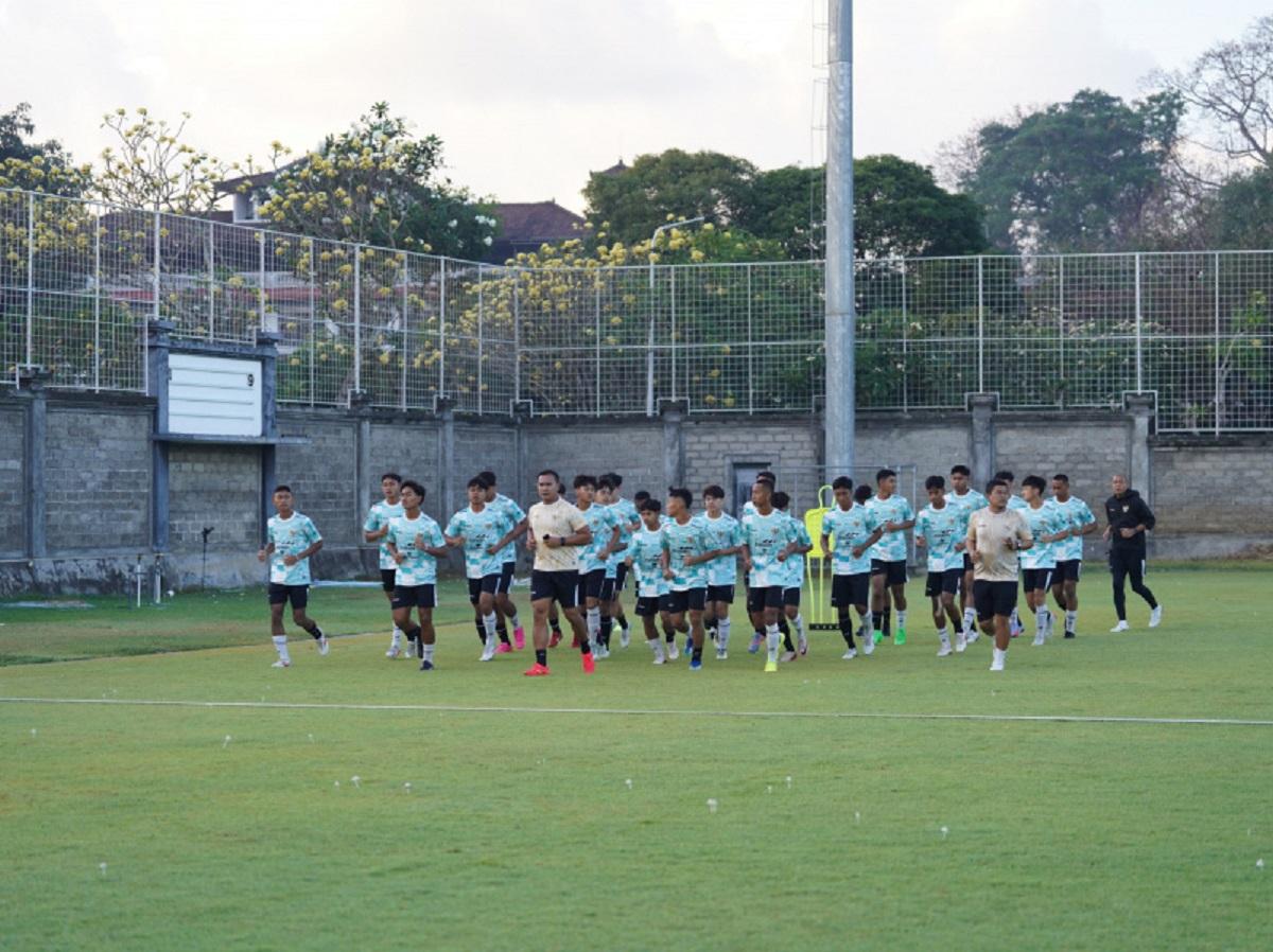 Timnas Indonesia U-17 Fokus Latihan Teknik dan Taktik untuk Hadapi India