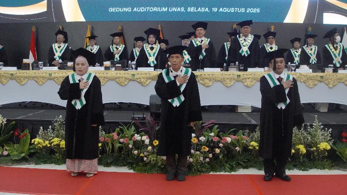 UNAS-mengukuhkan-mengukuhkan-guru-besar-baru.jpg