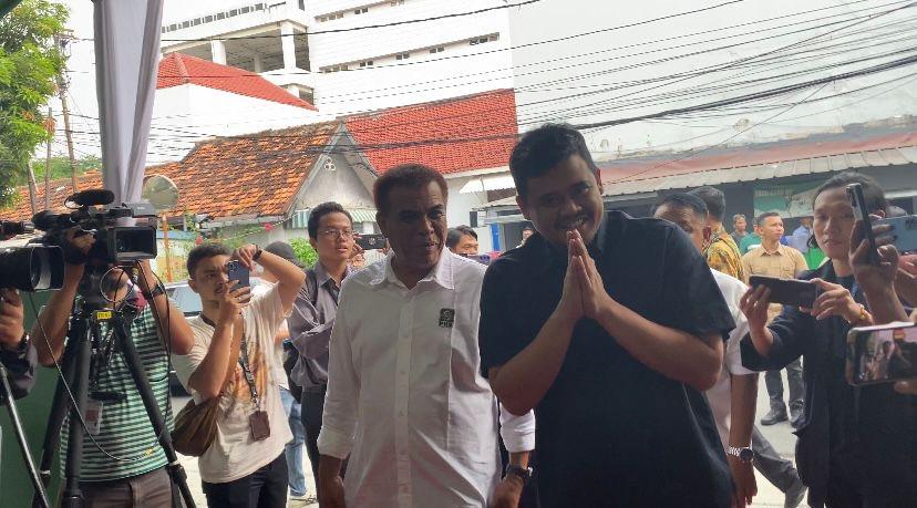 Bobby Nasution Sambangi PKB, Kedatangannya Disambut Karpet Merah dan Tenda Hijau