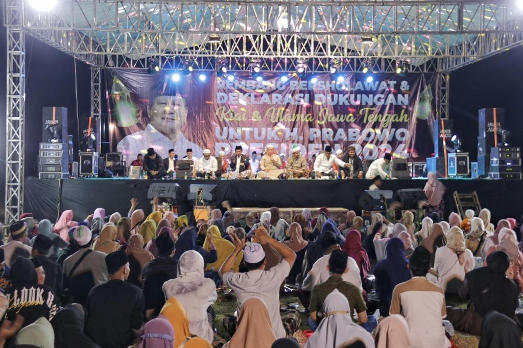 Pilpres 2024, Ribuan Warga Hingga Kiai Se-Jawa Tengah Deklarasikan Dukungan untuk Prabowo Subianto