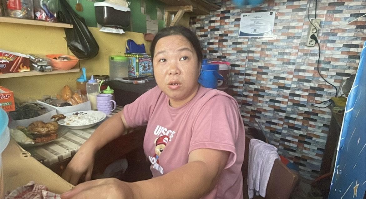 Yanti-pedagang-kantin-di-SDN-Tambora-01-dan-03-Jakarta-Barat.jpg