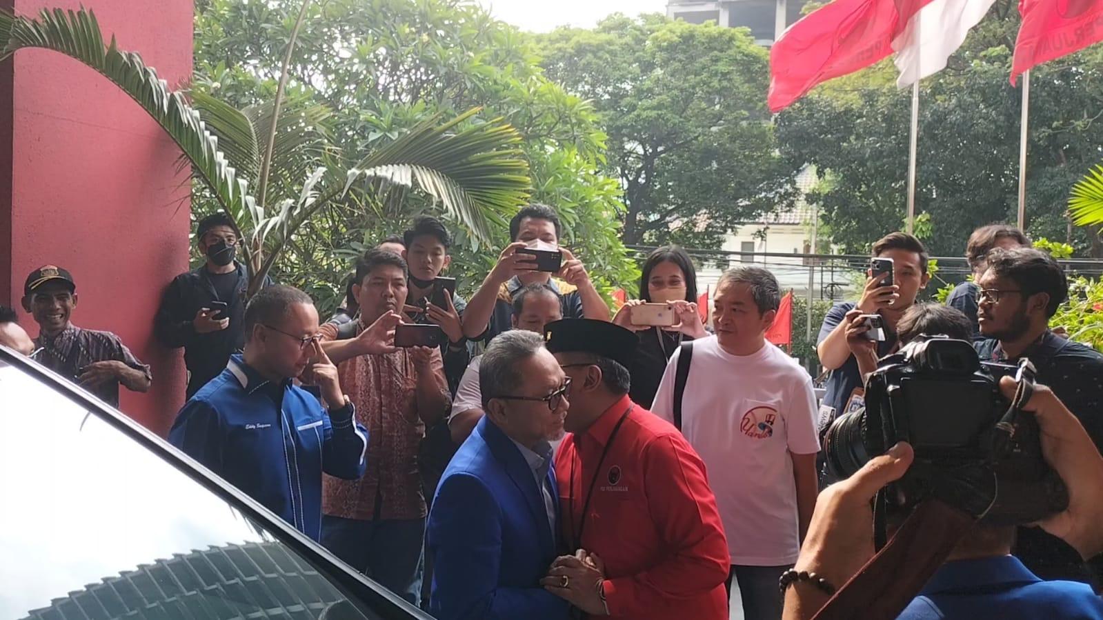 BREAKING NEWS: Bertandang ke Markas PDI Perjuangan, Zulkifli Hasan Kirim Sinyal Gabung Koalisi?