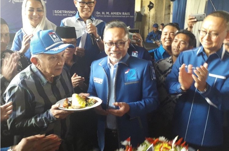 Amien Rais Tak Hadir Saat Zulkifli Hasan Buka Kongres PAN, Pengaruh Amien Rais Sudah Berkurang?