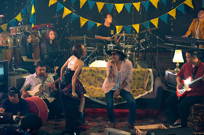 Ciamik, Nonton Aksi Panggung Andy /rif Nyanyi Bareng Nonashae dan Aqi Singgih di 'Behind A Music'