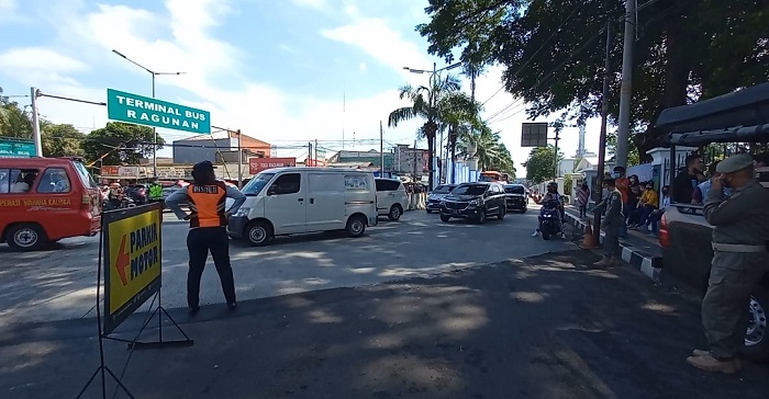 TM Ragunan Dibuka Hari Kedua Lebaran 2022, Arus Lalu Lintas Kendaraan Padat