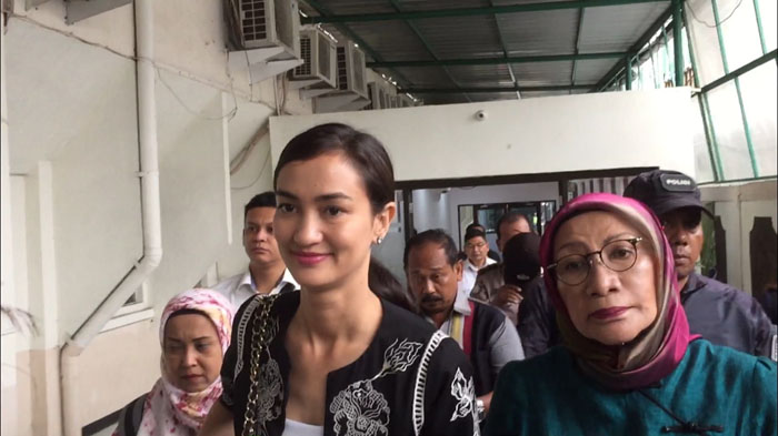 Hari Ini Sidang Ratna Sarumpaet, Atiqah Hasiholan Unggah Pendapat Saksi Ahli yang Meringankan