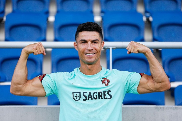 bintang-sepak-bola-asal-portugal-cristiano-ronaldo.jpg