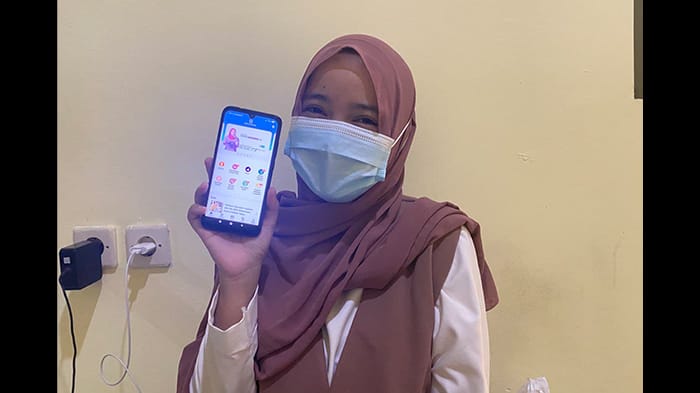 Manfaatkan Aplikasi Mobile JKN, Dea Dapatkan Kemudahan Pelayanan Administrasi