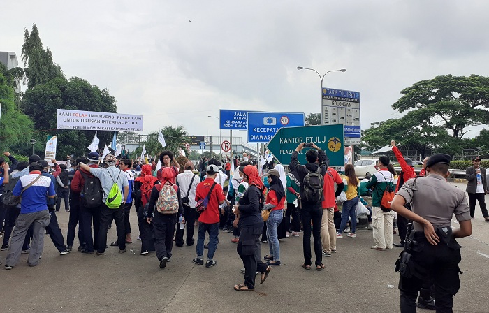 Ratusan Buruh Unjuk Rasa di Kantor JORR Jakarta Mengajukan Protes ke Presiden karena Dipecat Sepihak