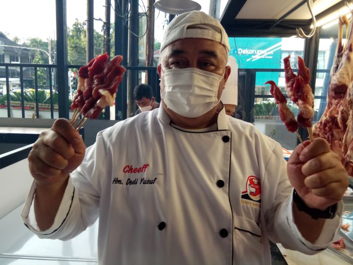 Dijamin Enak, Cicipi Empuknya Daging Domba Masakan Chef Dedi Yusuf di Dapur Pengkolan Radio Dalam