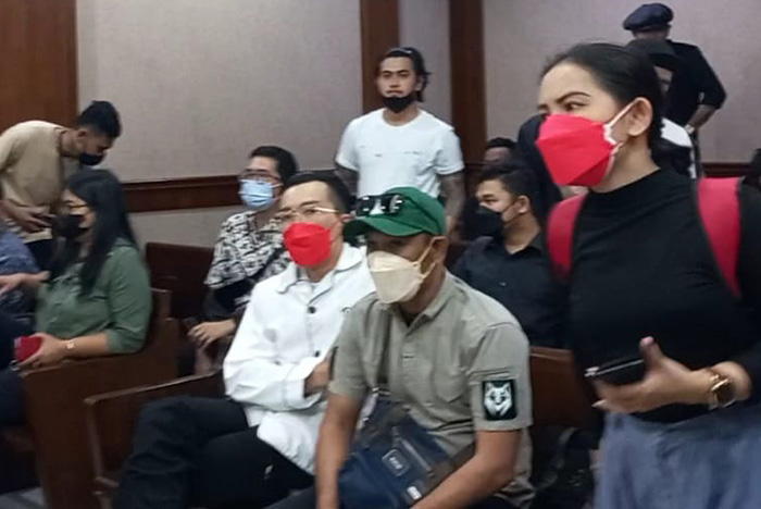 Adam Deni Sakit Hati Dengar Ucapan Kasar Jerinx SID, Dokter Tirta Sarankan Tidak Tempuh Jalur Hukum
