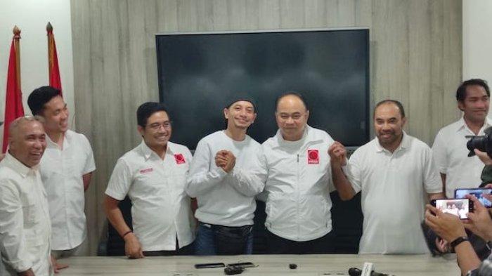 Makin Yakin Jokowi Bakal Dukung Prabowo, Relawan Prabowo, DPP Projo dan Abu Janda Kumpul di Pancoran