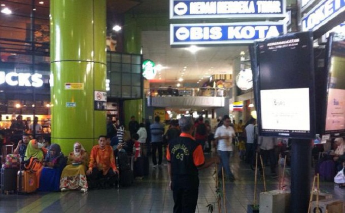 gambir-libur-panjang_20150514_020314.jpg