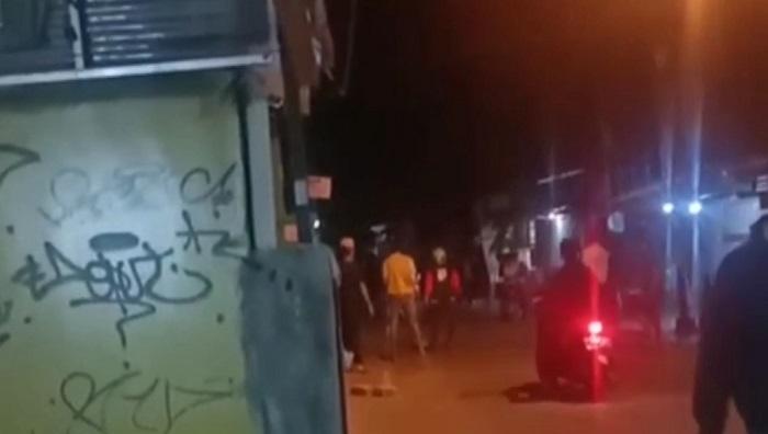 gangster-tawuran-di-tapos.jpg