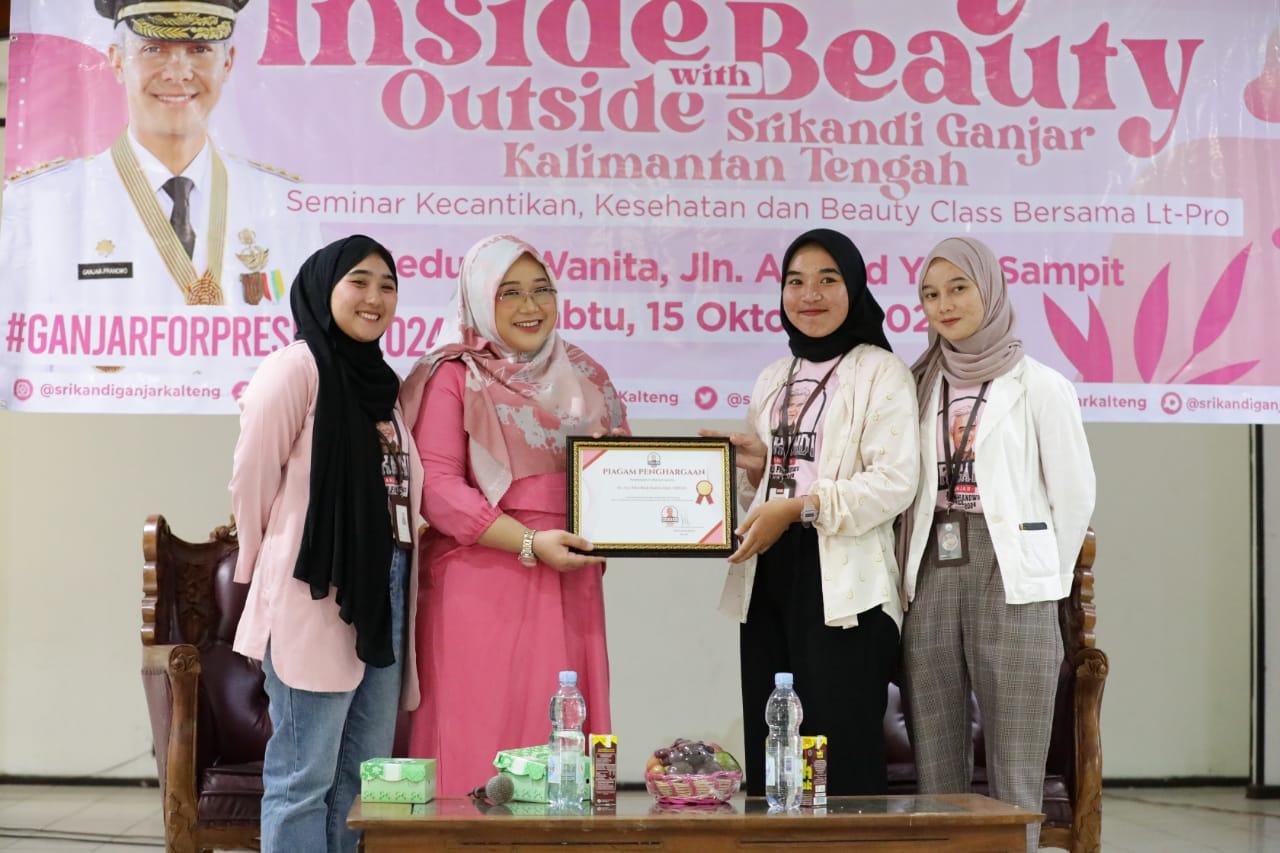 Gelar Seminar dan Beuty Class, Relawan di Kalteng Ingin Perempuan Sehat, dan Pintar Rawat Diri