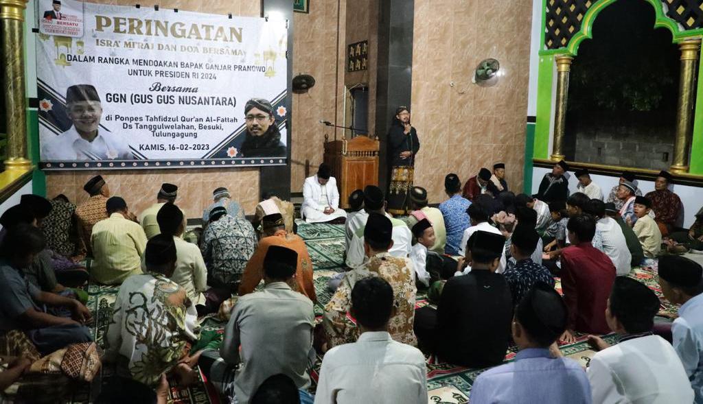 Dorong Kemajuan Pesantren, Para Gus di Jawa Timur Serahkan Bantuan Pembangunan Asrama Santri