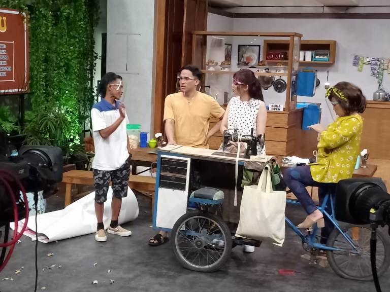 Mengapa Orang Harus Nonton Sitkom 'In The Kost' Tayangan NET, Begini Kata Rina Nose