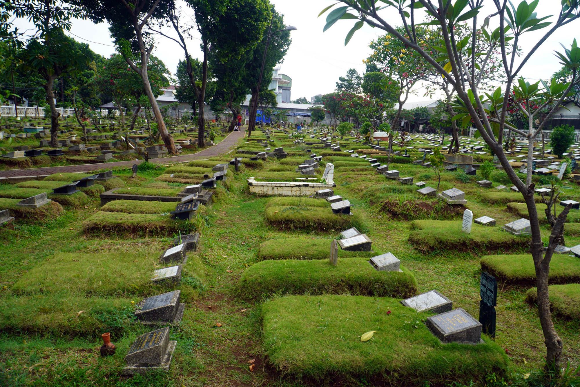 jajarannya-membuka.jpguntuk-mengatasi.jpglahan-makam.jpgmeminta-untuk.jpgkini-masih.jpg