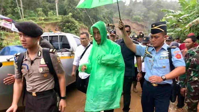 Tiga Desa di Sukajaya Kabupaten Bogor Masih Terisolir, Bantuan Logistik Dikirim Melalui Jalur Udara