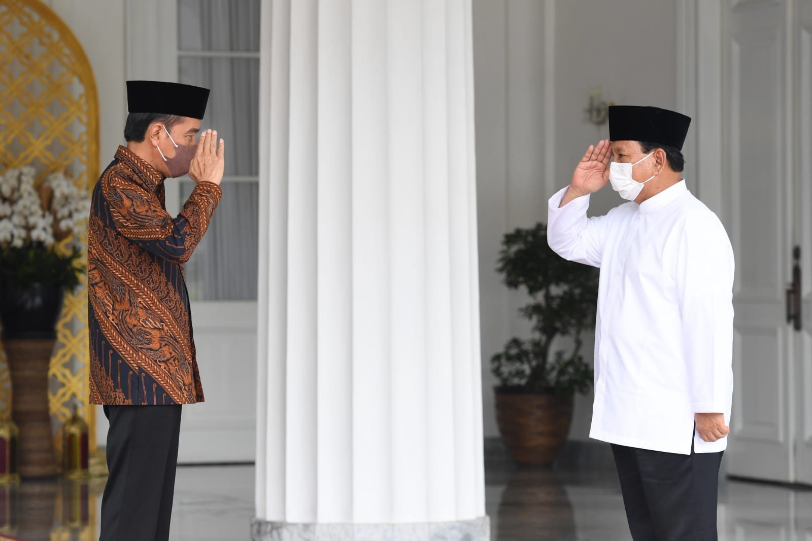jokowi-prabowo-hormat.jpg