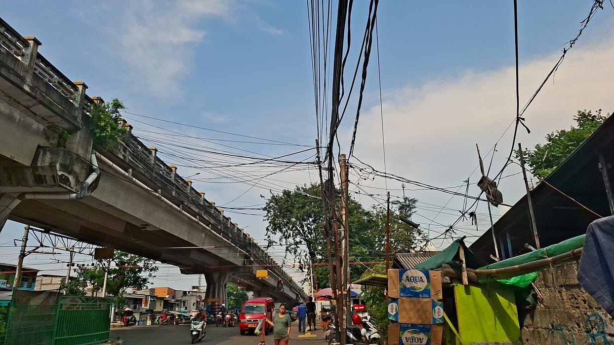 Pramono Anung Pastikan Penataan Kabel Semrawut di Jakarta Dilakukan Bertahap - Wartakotalive.com