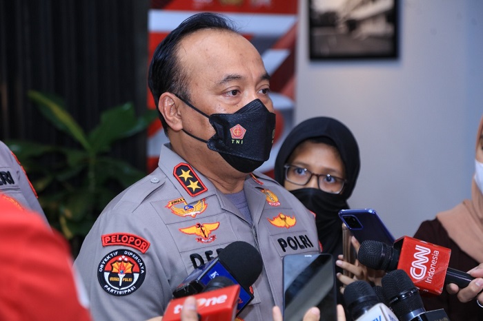 kadiv-humas-mabes-polri-irjen-dedi-prasetyo-beri-keterangan-pers-kepada-wartawan.jpg