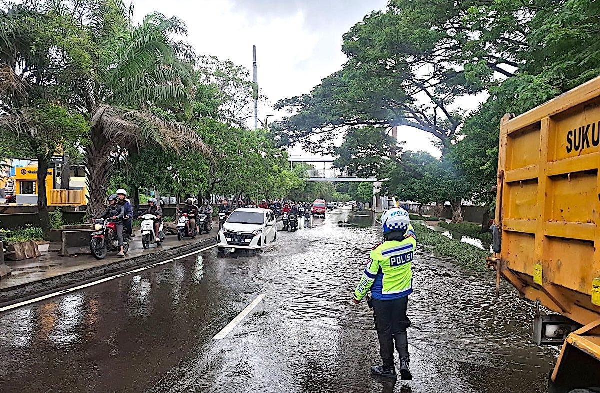 kondisi-Daan-Mogot-jakbar-paska-banjir.jpg