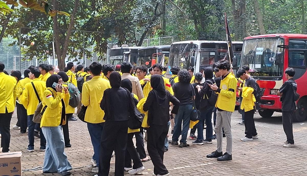 mahasiswa-BEM-UI-bersiap-ke-Bundaran-HI13.jpg