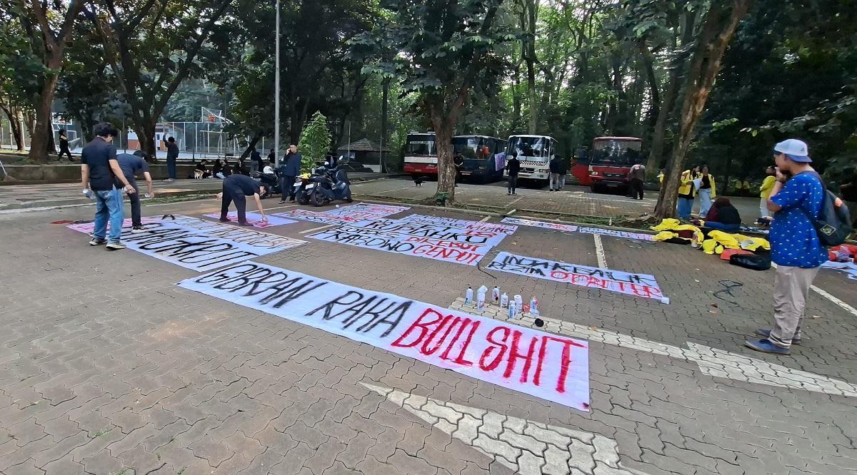 mahasiswa-BEM-UI-siap-demo-di-Bundaran-HI23.jpg