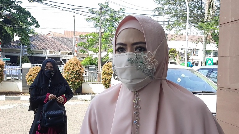 Setelah 2 Bulan Tertunda Akibat Covid-19, Sidang Perceraian Meggy Wulandari dan Kiwil Digelar Lagi