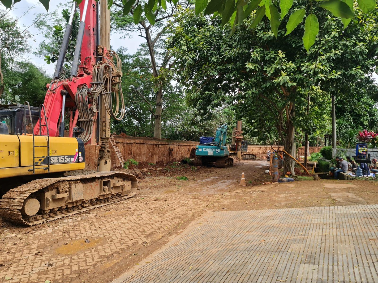 Ganggu Keamanan dan Kenyamanan, Warga Keluhkan Proyek Pengendalian Banjir Kali Bekasi