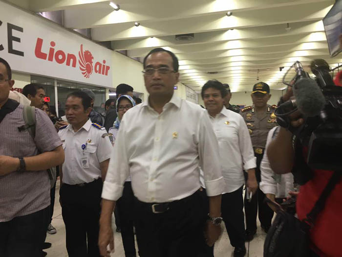 menteri-perhubungan-budi-karya-sumadi-cek-kesiapan-angkutan-lebaran-di-bandara-soekarno-hatta_20170623_120532.jpg