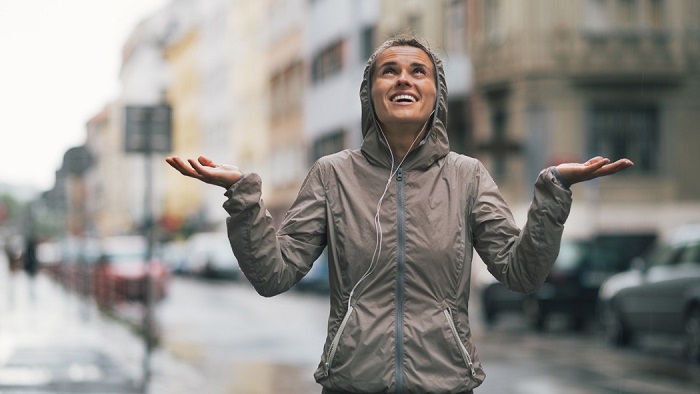 7 Cara yang Bisa Membuat Anda Tetap Olahraga saat Musim Hujan dan Musim Dingin