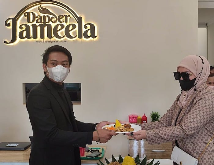 Dapoer Jameela Hadirkan Menu Nusantara dengan Harga Terjangkau di Kawasan Condet