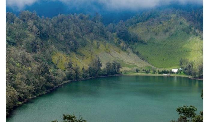 pendaki-ranu-kumbolo.jpg