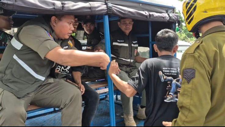 Satpol PP Tertibkan 15 PPKS di Sawah Besar, Didominasi Jukir Liar dan Pengamen