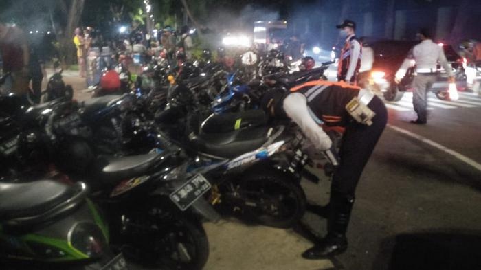 Tigor Pertanyakan Keberanian Polisi dan Dishub yang Tak Kunjung Tindak Juru Parkir Liar di Monas