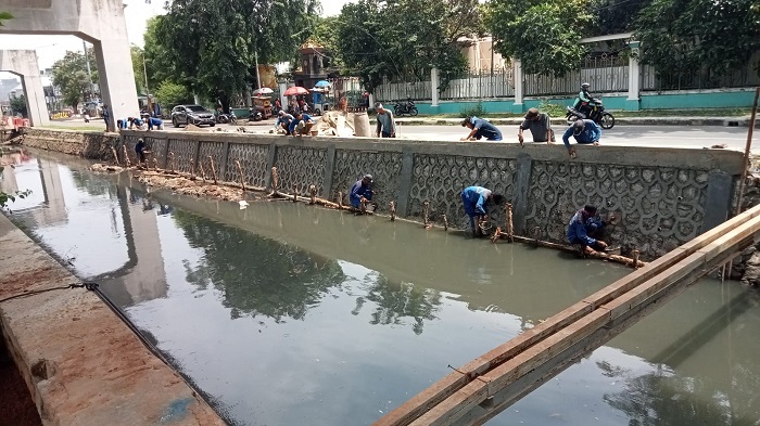 Imbas Pembangunan Turap di Bantaran Kali Ciliwung, 300 KK di Kelurahan Manggarai Bakal Direlokasi